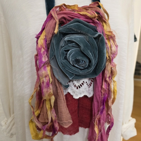 JABOT💕MOSSIE ANNA ARTISAN DESIGN IN PROGRESS OOAK💞 NWT - Picture 5 of 6